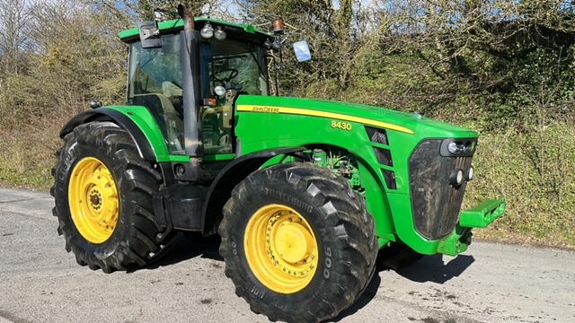 JOHN DEERE 8430