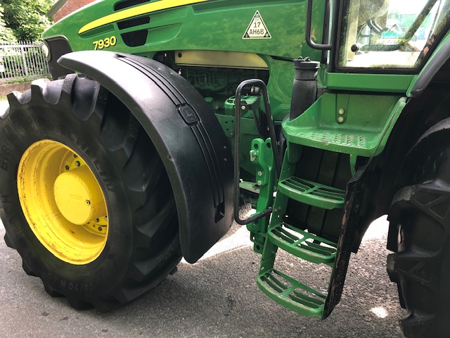 JOHN DEERE 7930