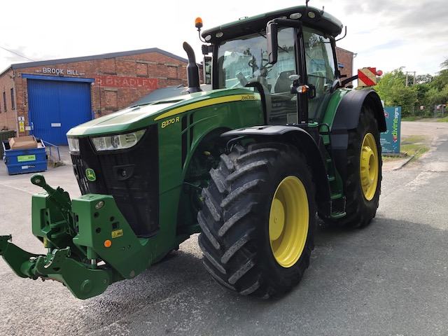 JOHN DEERE 8370R