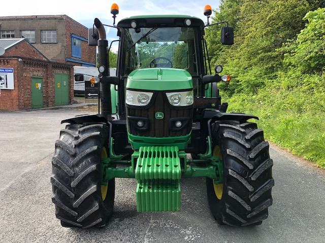 JOHN DEERE 6125M