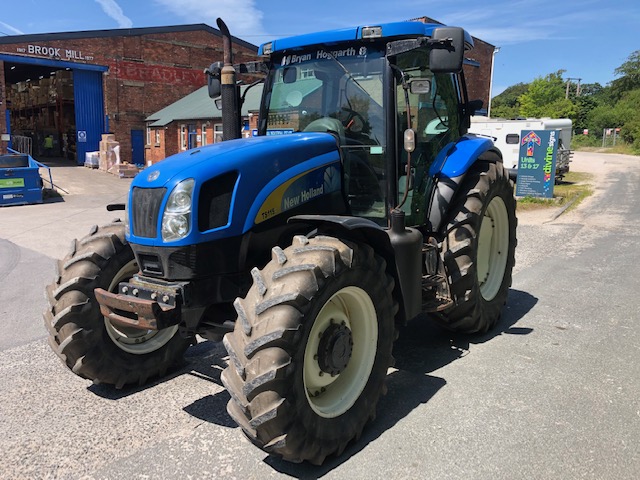 NEW HOLLAND TS115A