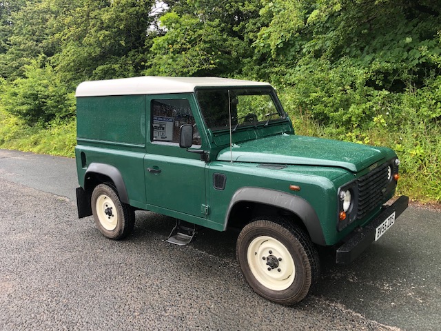 LAND ROVER DEFENDER 90