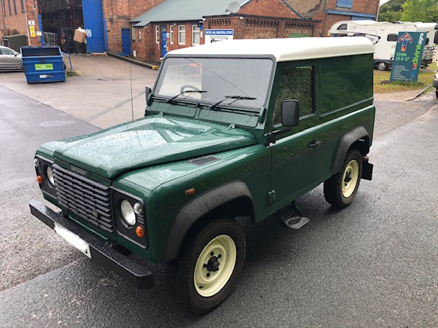 LAND ROVER DEFENDER 90