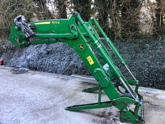 JOHN DEERE 643R LOADER