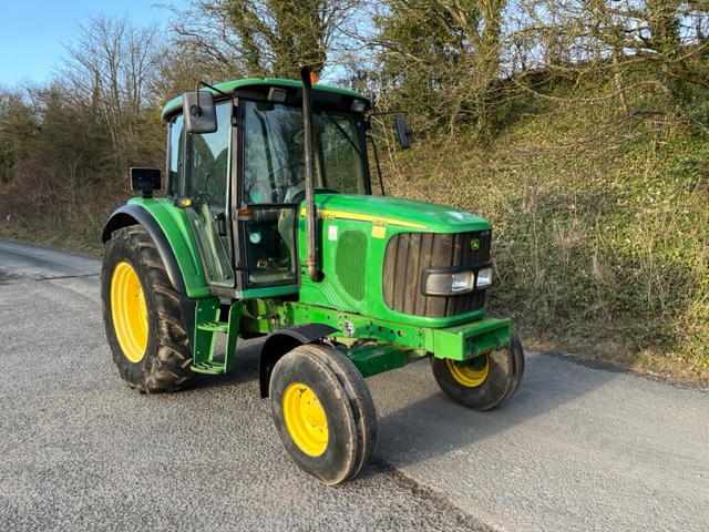 JOHN DEERE 6120SE 2WD