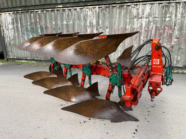 KVERNLAND LB85 PLOUGH