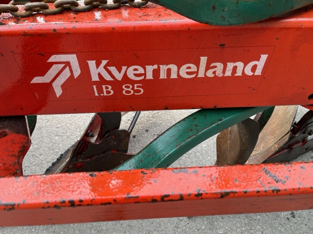 KVERNLAND LB85 PLOUGH