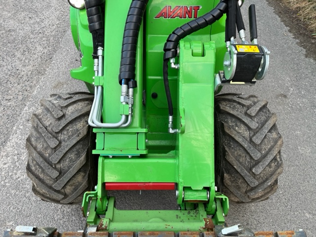 AVANT 635 LOADER