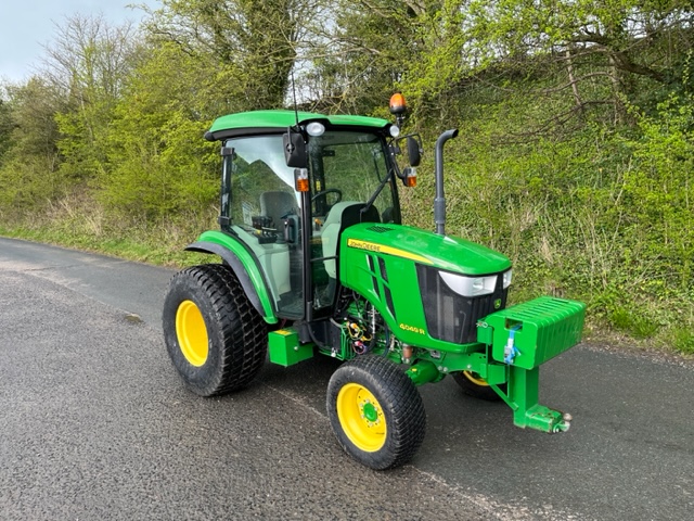 JOHN DEERE 4049R