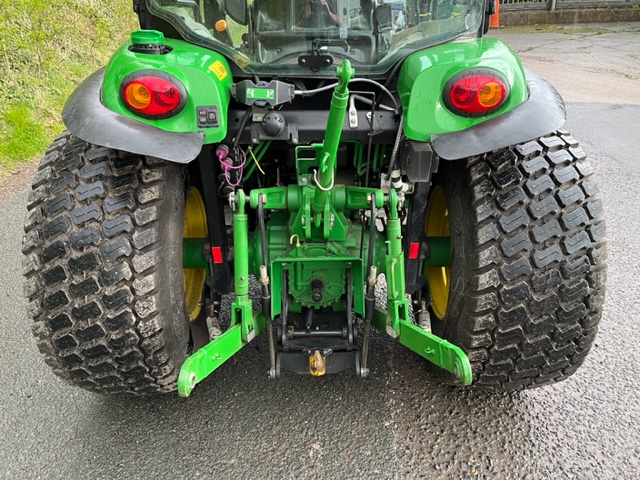 JOHN DEERE 4049R