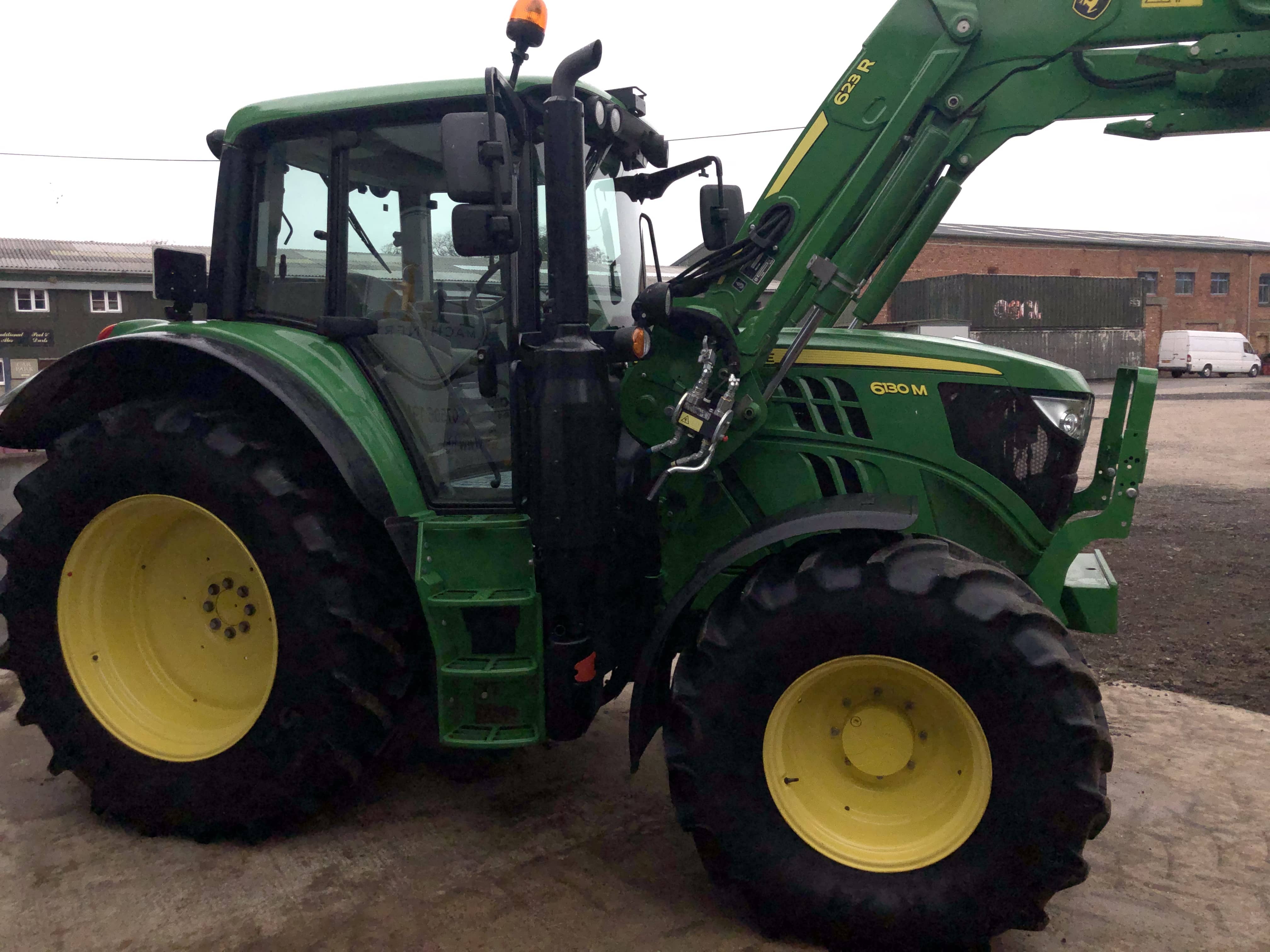 JOHN DEERE 6130M