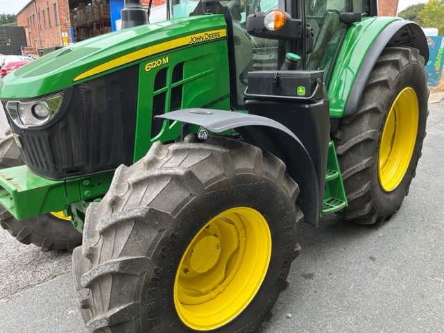 JOHN DEERE 6120M