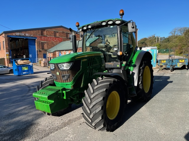 JOHN DEERE 6120R