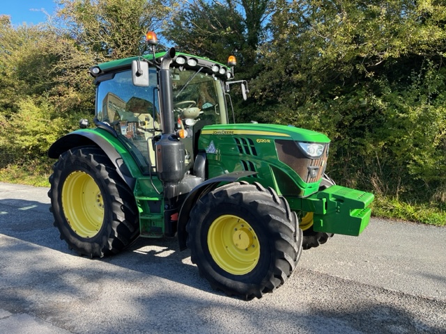 JOHN DEERE 6120R