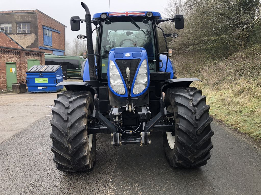 NEW HOLLAND T7.200