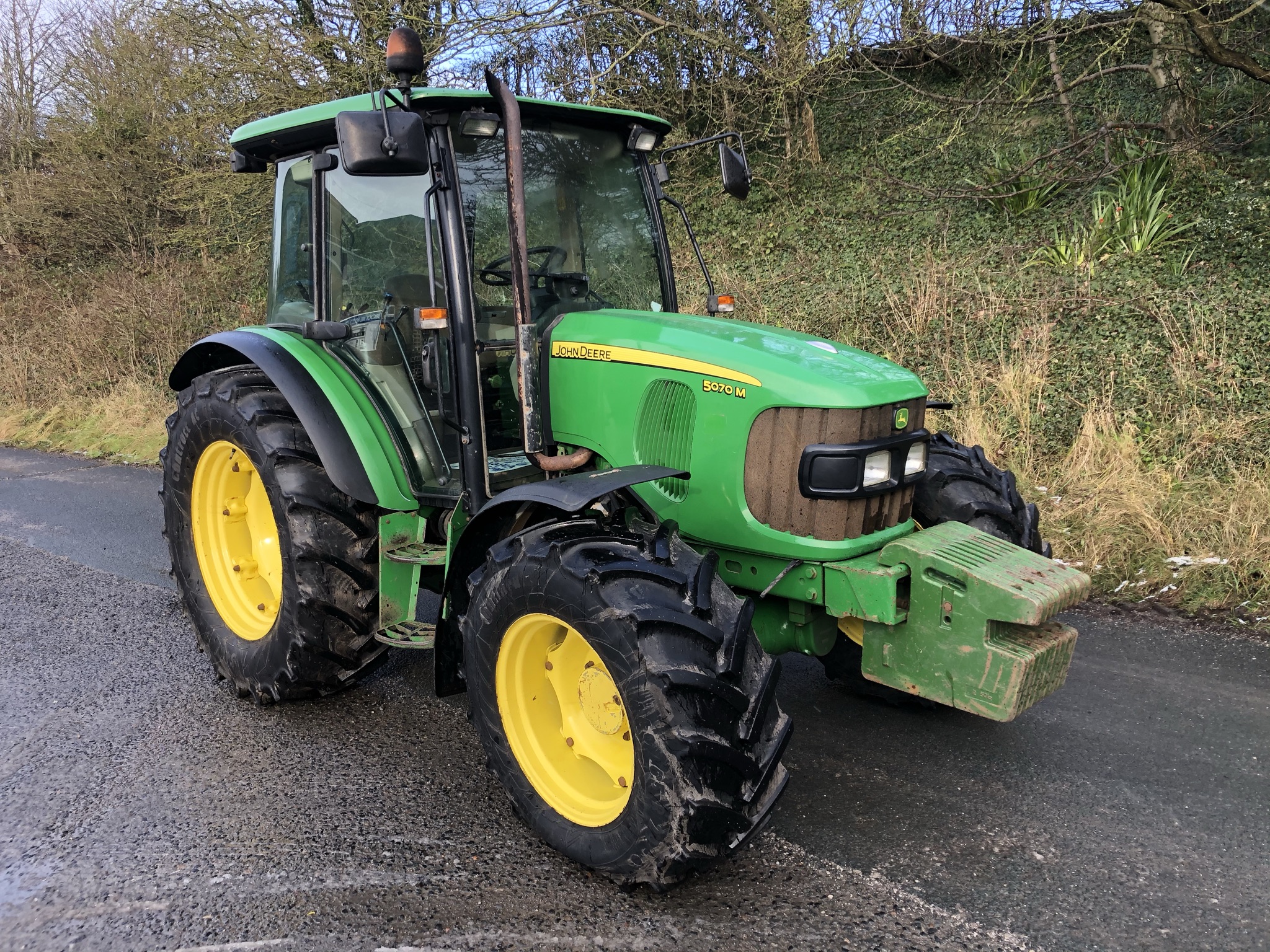 JOHN DEERE 5070M