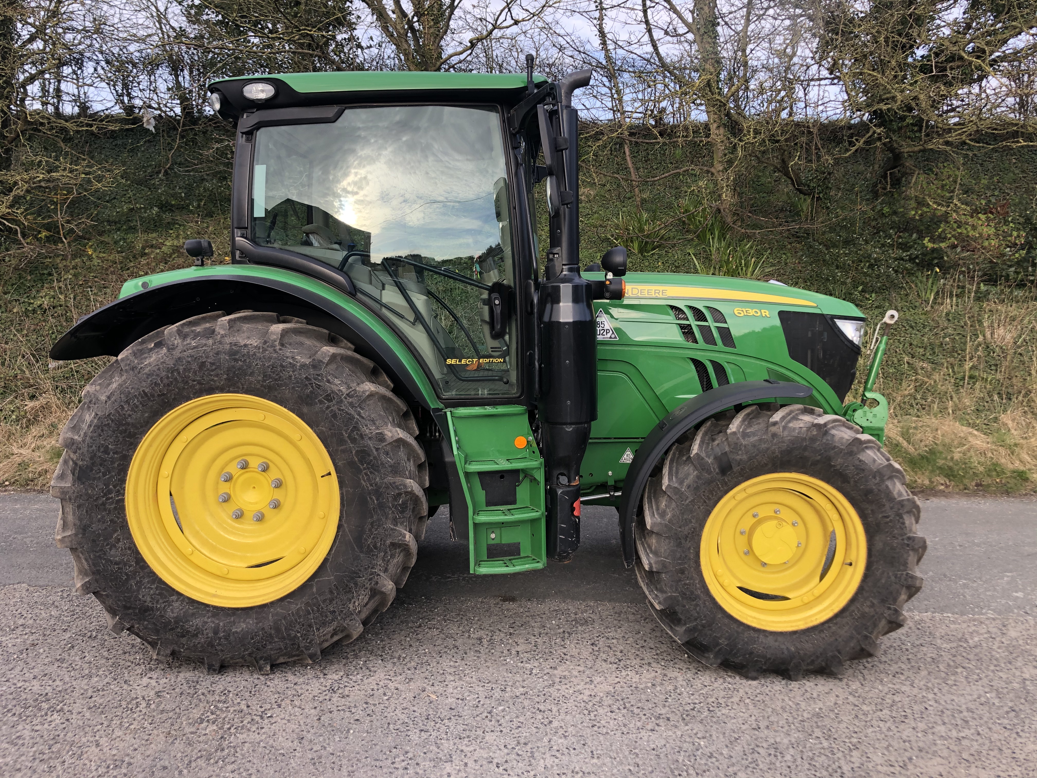 JOHN DEERE 6130R