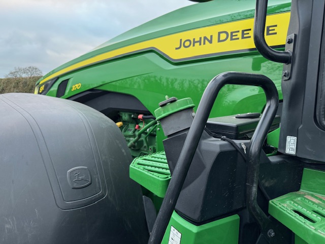 JOHN DEERE 8R 370