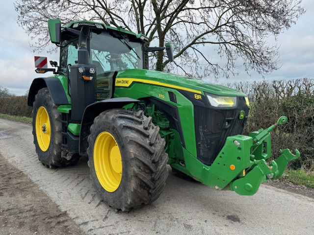 JOHN DEERE 8R 370