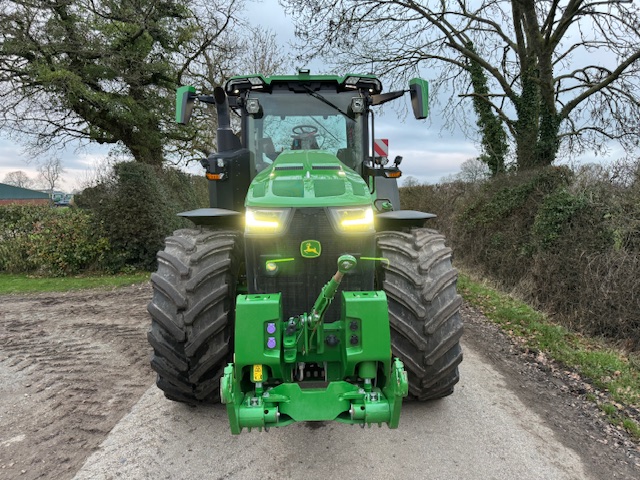 JOHN DEERE 8R 410