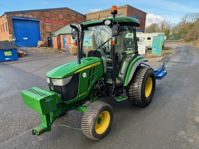 JOHN DEERE 4046R