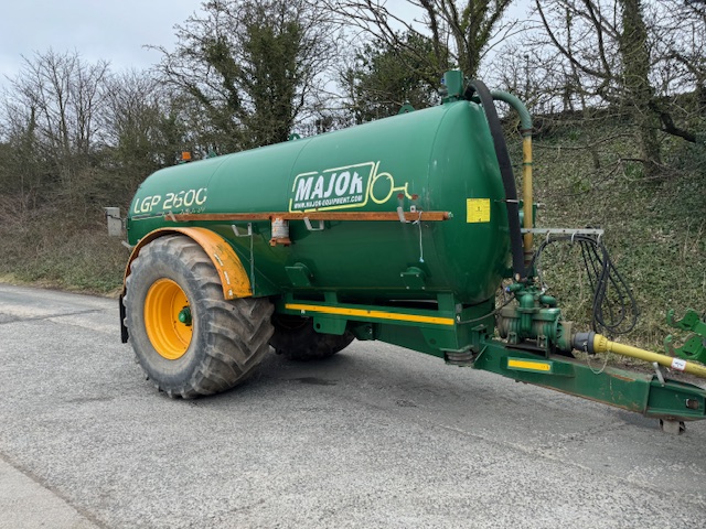 MAJOR 2600 VACUM TANKER