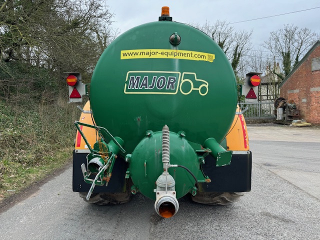 MAJOR 2600 VACUM TANKER