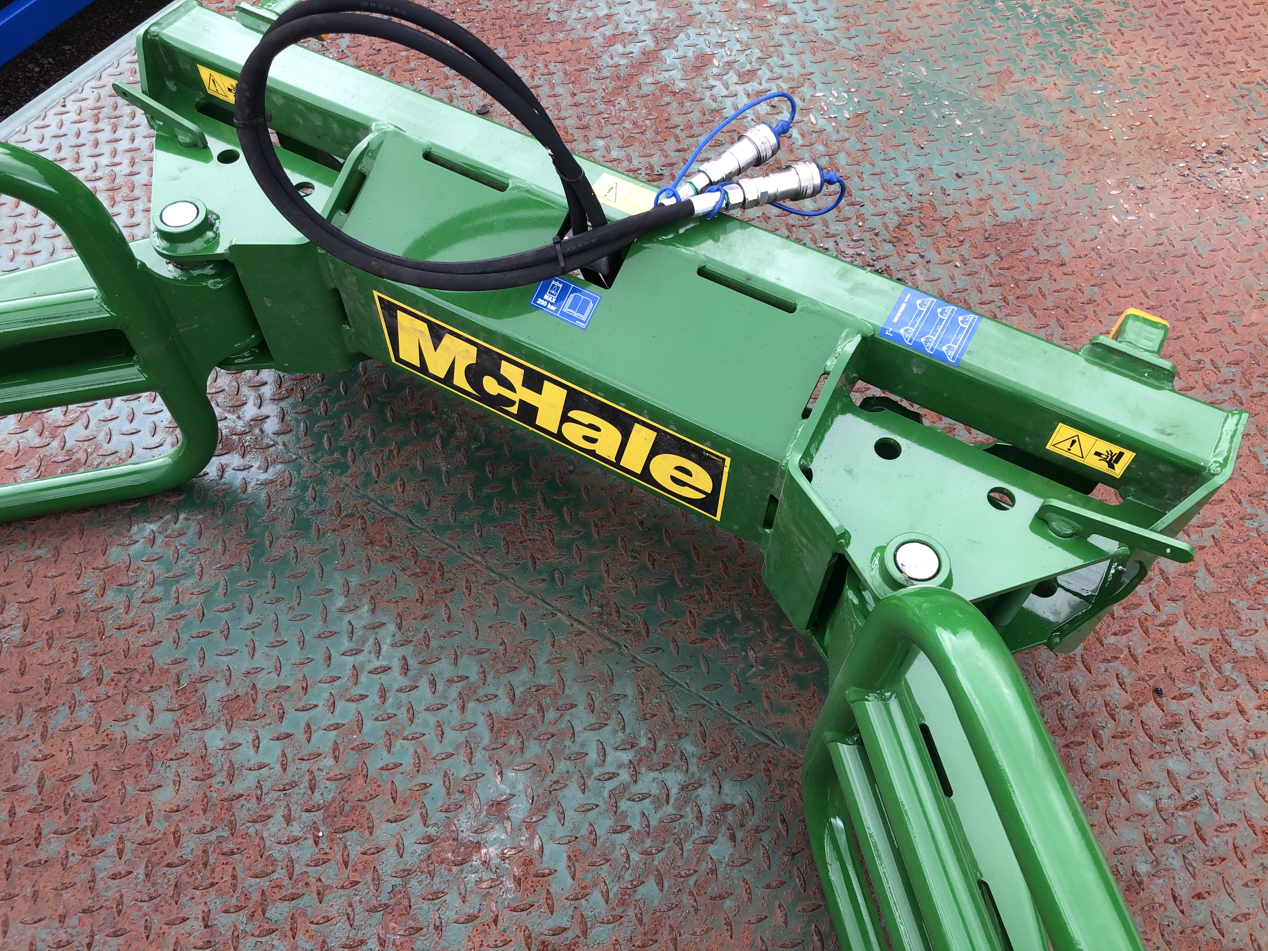 MC HALE R5 BALE HANDLER (NEW)