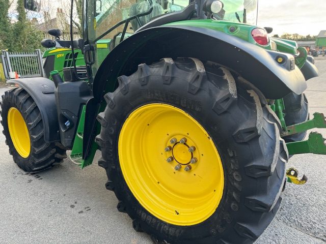 JOHN DEERE 6130R