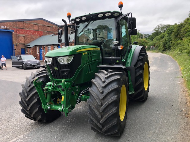 JOHN DEERE 6130R