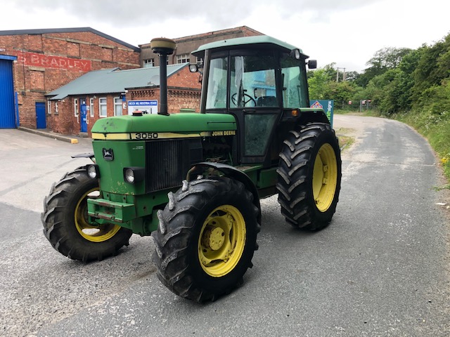 JOHN DEERE 3050