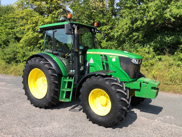 JOHN DEERE 6110MC