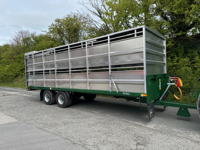 BAILEY SHEEP CATTLE TRAILER