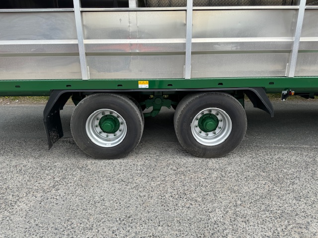 BAILEY SHEEP CATTLE TRAILER