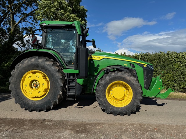 JOHN DEERE 8R 370