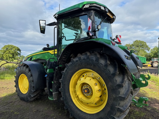 JOHN DEERE 8R 370