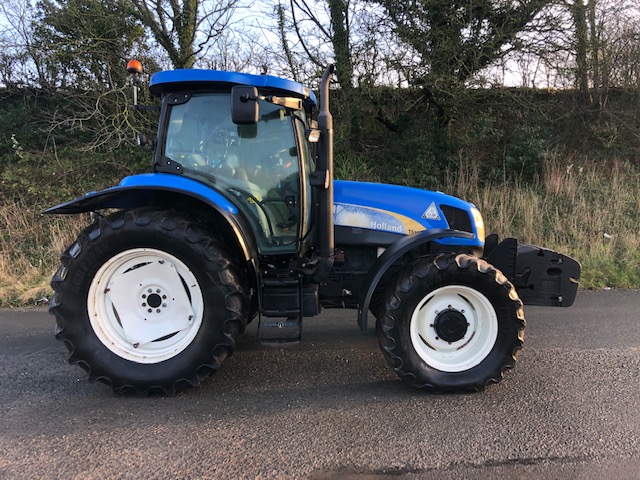 NEW HOLLAND TS135A