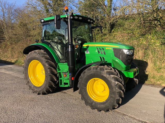 JOHN DEERE 6120R