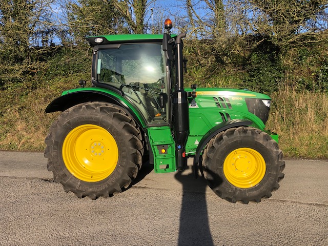 JOHN DEERE 6120R