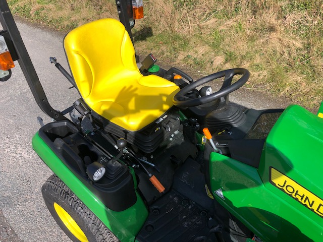 JOHN DEERE 1026R