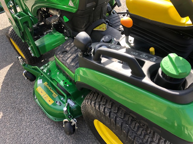 JOHN DEERE 1026R