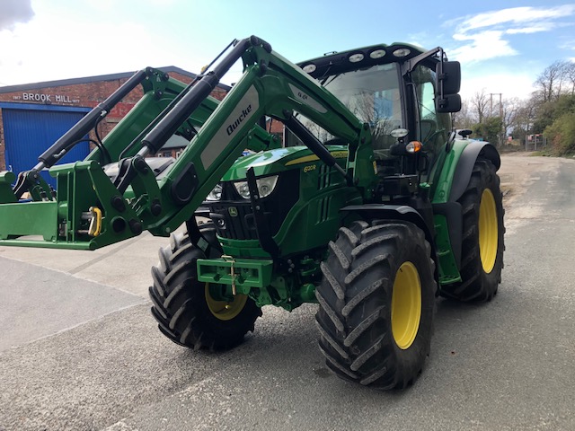 JOHN DEERE 6120R and Q4s LOADER