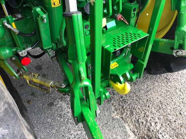 JOHN DEERE 6120R and Q4s LOADER