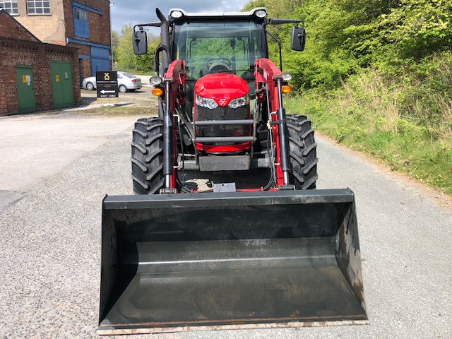 MASSEY FERGUSON 4710