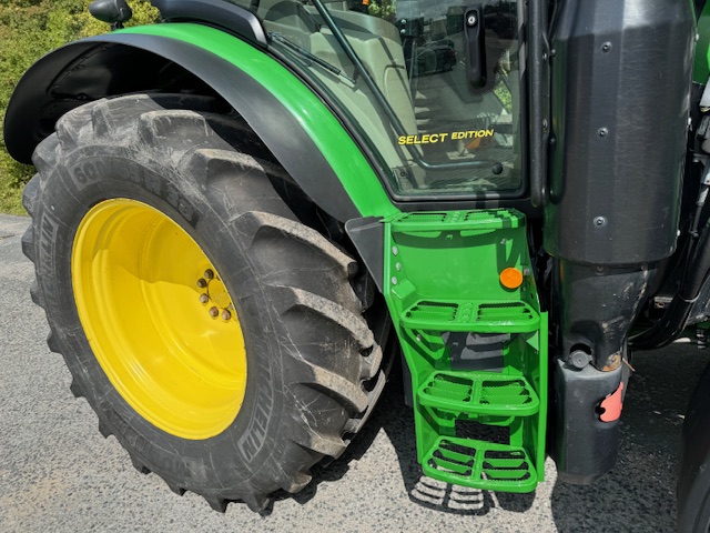 JOHN DEERE 6120R